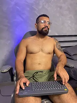 Snapshot of vincentjaxon chatting on April 2026 05:38:02 PM vincentjaxon online show from April 2026 05:38:02 PM