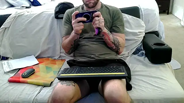 Snapshot of Luv2SuckBWC92 chatting on October 2025 09:01:01 PM Luv2SuckBWC92 online show from October 2025 09:01:01 PM