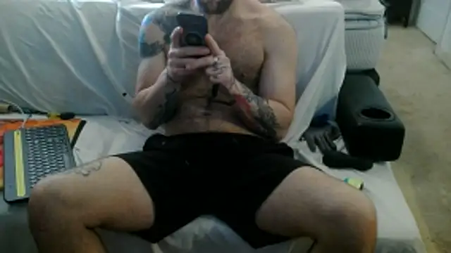 Snapshot of Luv2SuckBWC92 chatting on October 2025 05:09:02 PM Luv2SuckBWC92 online show from October 2025 05:09:02 PM