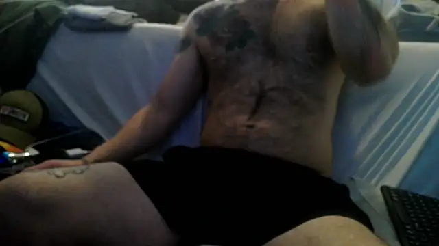 Snapshot of Luv2SuckBWC92 chatting on November 2025 06:10:01 PM Luv2SuckBWC92 online show from November 2025 06:10:01 PM