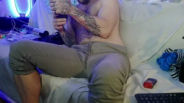 Snapshot of Luv2SuckBWC92 chatting on November 2025 09:37:02 PM Luv2SuckBWC92 online show from November 2025 09:37:02 PM