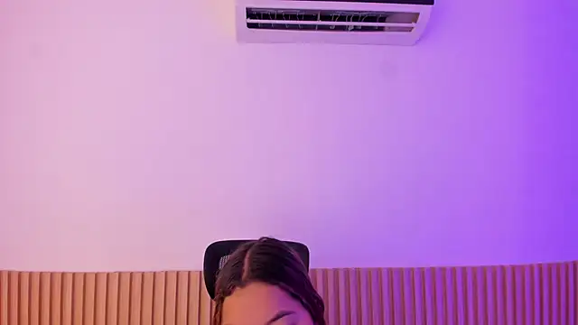 Snapshot of OliviaSweett chatting on September 2025 06:40:02 PM OliviaSweett online show from September 2025 06:40:02 PM