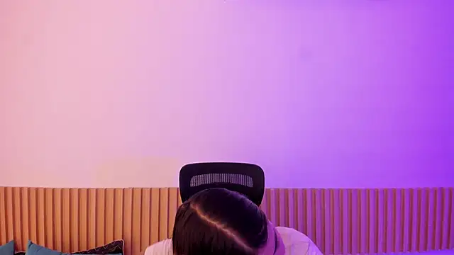 Snapshot of OliviaSweett chatting on November 2025 06:10:01 PM OliviaSweett online show from November 2025 06:10:01 PM