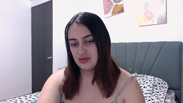 Snapshot of Meggan_n chatting on September 2025 03:33:02 AM Meggan n online show from September 2025 03:33:02 AM