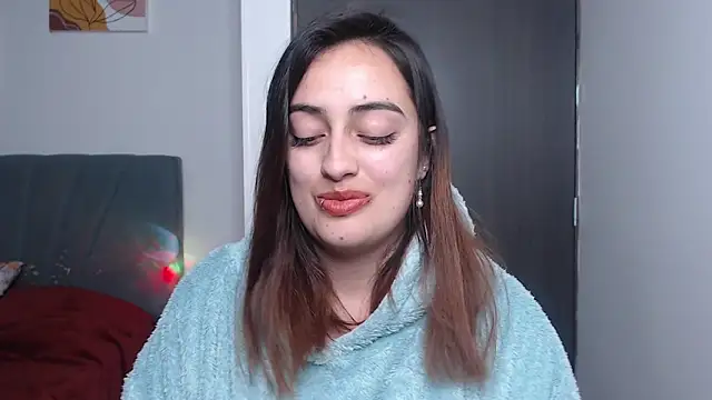 Snapshot of Meggan_n chatting on November 2025 03:29:01 AM Meggan n online show from November 2025 03:29:01 AM