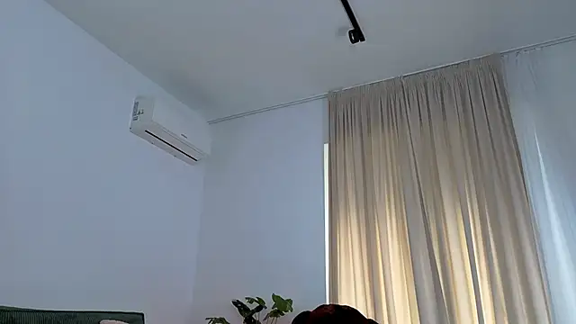 EmaHallee online show from June 2026 03:53:01 AM