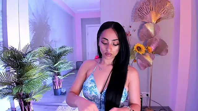 Cupcake Izzy online show from June 2026 05:39:02 PM