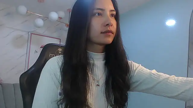victoria hernandez t  online show from April 2026 01:28:01 PM