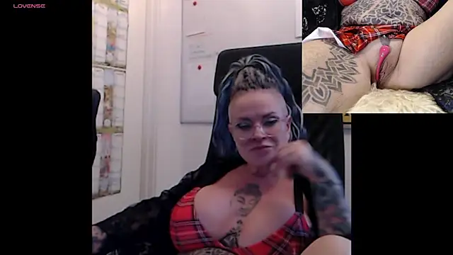 DarkDomina online show from February 2026 01:59:01 PM