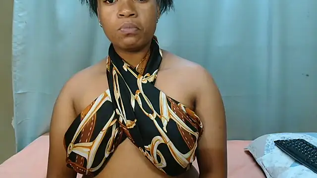 Snapshot of AfricanPopi chatting on September 2025 08:09:01 PM AfricanPopi online show from September 2025 08:09:01 PM