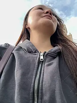 Snapshot of KissMeEva chatting on September 2025 07:32:01 AM KissMeEva online show from September 2025 07:32:01 AM