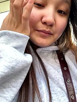 Snapshot of KissMeEva chatting on October 2025 08:12:02 AM KissMeEva online show from October 2025 08:12:02 AM