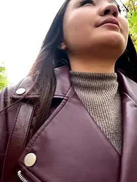 Snapshot of KissMeEva chatting on October 2025 08:13:01 AM KissMeEva online show from October 2025 08:13:01 AM