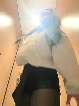 Snapshot of KissMeEva chatting on October 2025 02:28:01 PM KissMeEva online show from October 2025 02:28:01 PM