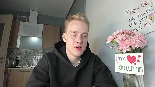 Snapshot of Kevin_Young_Cat chatting on October 2025 04:50:01 PM Kevin Young Cat online show from October 2025 04:50:01 PM