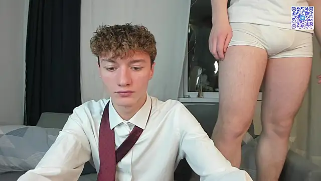 Snapshot of Kevin_Young_Cat chatting on December 2025 07:40:02 PM Kevin Young Cat online show from December 2025 07:40:02 PM