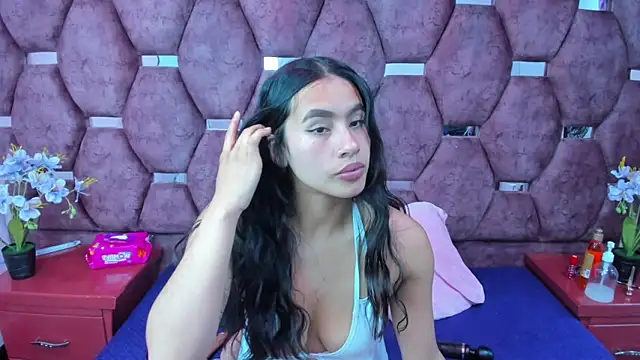 Miaa Davis  online show from November 2025 03:18:02 AM