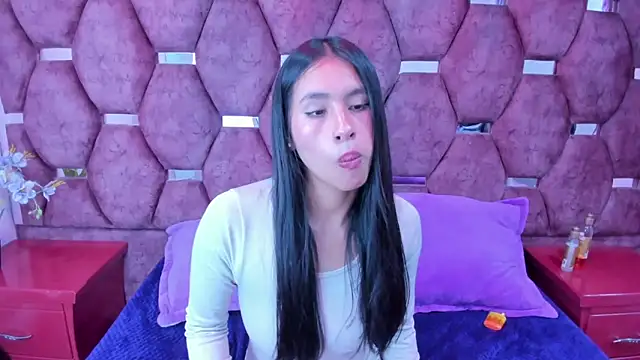 Miaa Davis  online show from December 2025 02:39:01 AM