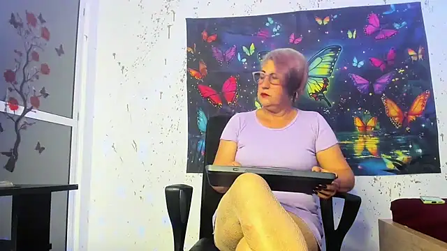 Snapshot of JaddeWalker chatting on April 2026 11:31:01 AM JaddeWalker online show from April 2026 11:31:01 AM
