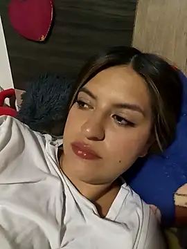Snapshot of Sophie_petit1 chatting on October 2025 01:15:02 AM Sophie petit1 online show from October 2025 01:15:02 AM
