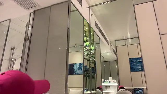 heywilliam online show from October 2025 03:35:02 PM