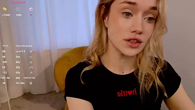 Snapshot of DiscoPotato chatting on September 2025 12:26:01 PM DiscoPotato online show from September 2025 12:26:01 PM