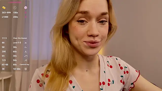 Snapshot of DiscoPotato chatting on October 2025 12:57:02 PM DiscoPotato online show from October 2025 12:57:02 PM