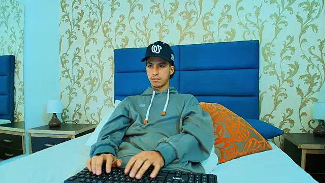 Snapshot of Marcus_Jeron chatting on October 2025 11:35:02 PM Marcus Jeron online show from October 2025 11:35:02 PM