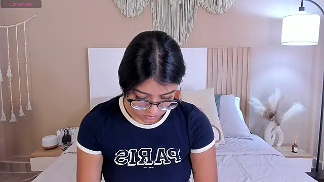 Camila Bustamante online show from May 2026 04:34:01 PM