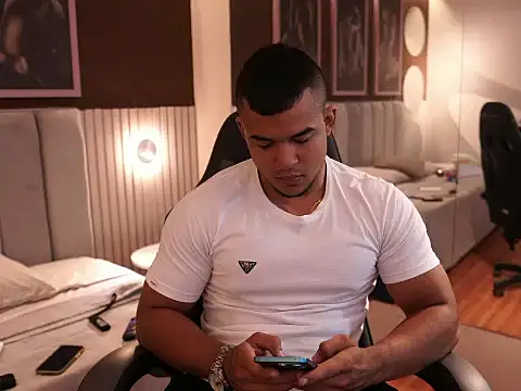 Thiago Valente online show from September 2025 01:15:02 PM