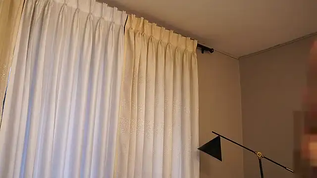 Thiago Valente online show from October 2025 01:01:01 PM