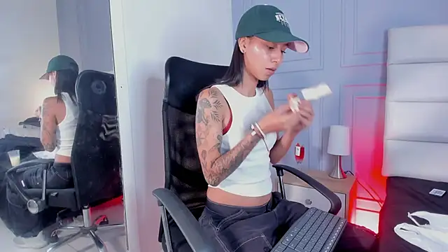 ZoeQuinn online show from September 2025 09:38:01 PM