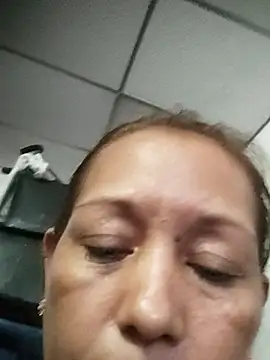 marinita13 online show from November 2025 10:43:02 PM