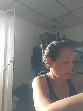 marinita13 online show from November 2025 08:10:01 PM