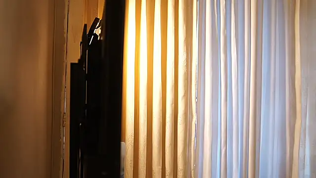 Ariaa Isabell online show from October 2025 06:31:01 PM