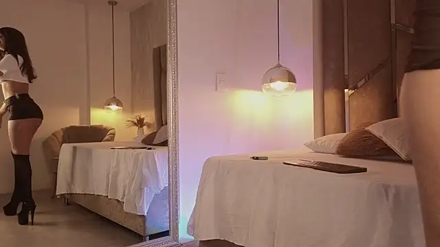 Snapshot of scarlethlux chatting on October 2025 04:53:01 AM scarlethlux online show from October 2025 04:53:01 AM