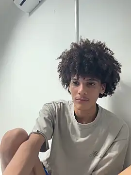 Max Rain online show from September 2025 01:42:02 AM