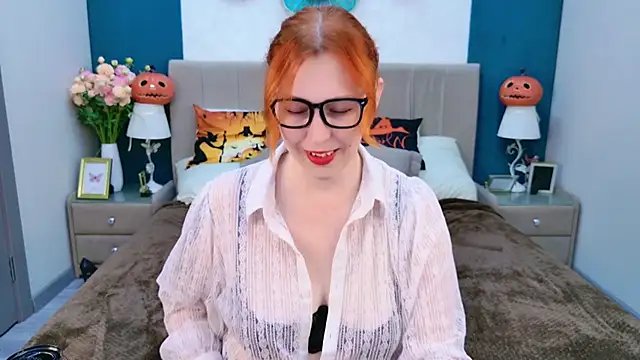 Snapshot of Evie_Bennet chatting on October 2025 10:41:01 AM Evie Bennet online show from October 2025 10:41:01 AM