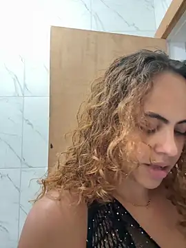 Snapshot of Chloe_Leaozinho chatting on October 2025 08:31:02 PM Chloe Leaozinho online show from October 2025 08:31:02 PM