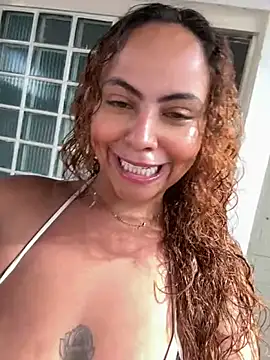 Snapshot of Chloe_Leaozinho chatting on November 2025 06:32:01 PM Chloe Leaozinho online show from November 2025 06:32:01 PM