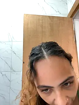 Snapshot of Chloe_Leaozinho chatting on November 2025 06:18:01 PM Chloe Leaozinho online show from November 2025 06:18:01 PM