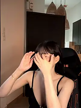 Snapshot of _Meimeibaby_ chatting on October 2025 07:07:02 AM Meimeibaby online show from October 2025 07:07:02 AM