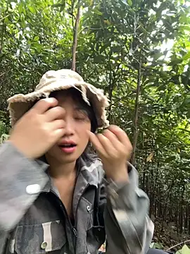 Snapshot of Phayphay77 chatting on October 2025 08:18:01 AM Phayphay77 online show from October 2025 08:18:01 AM