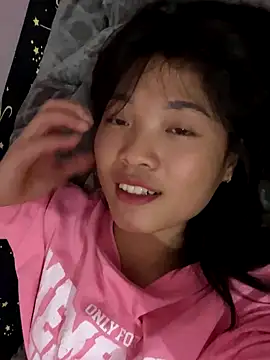 Snapshot of Phayphay77 chatting on November 2025 02:15:01 PM Phayphay77 online show from November 2025 02:15:01 PM