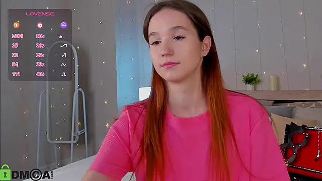 Eva Hollowey online show from October 2025 09:48:01 AM