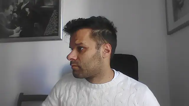 Snapshot of FROCETTO93 chatting on November 2025 01:32:01 PM FROCETTO93 online show from November 2025 01:32:01 PM