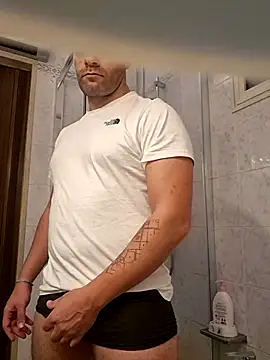 Snapshot of FROCETTO93 chatting on November 2025 04:27:02 PM FROCETTO93 online show from November 2025 04:27:02 PM