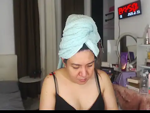 stellahugeX online show from June 2026 02:25:02 PM