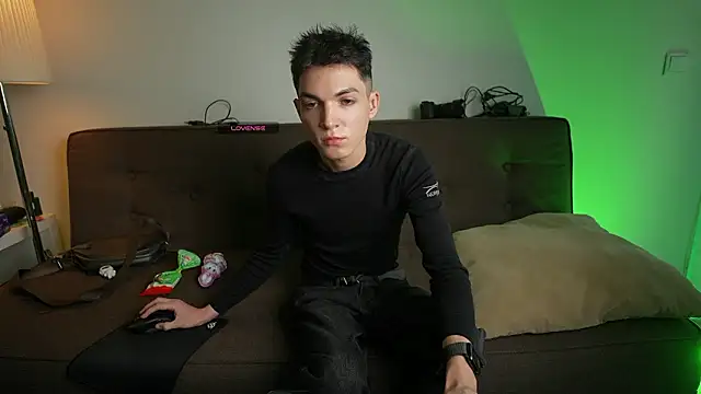 Snapshot of MattyandAiden chatting on March 2026 05:28:01 PM MattyandAiden online show from March 2026 05:28:01 PM