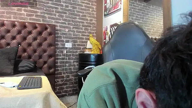 Matteo12  online show from October 2025 03:47:02 AM